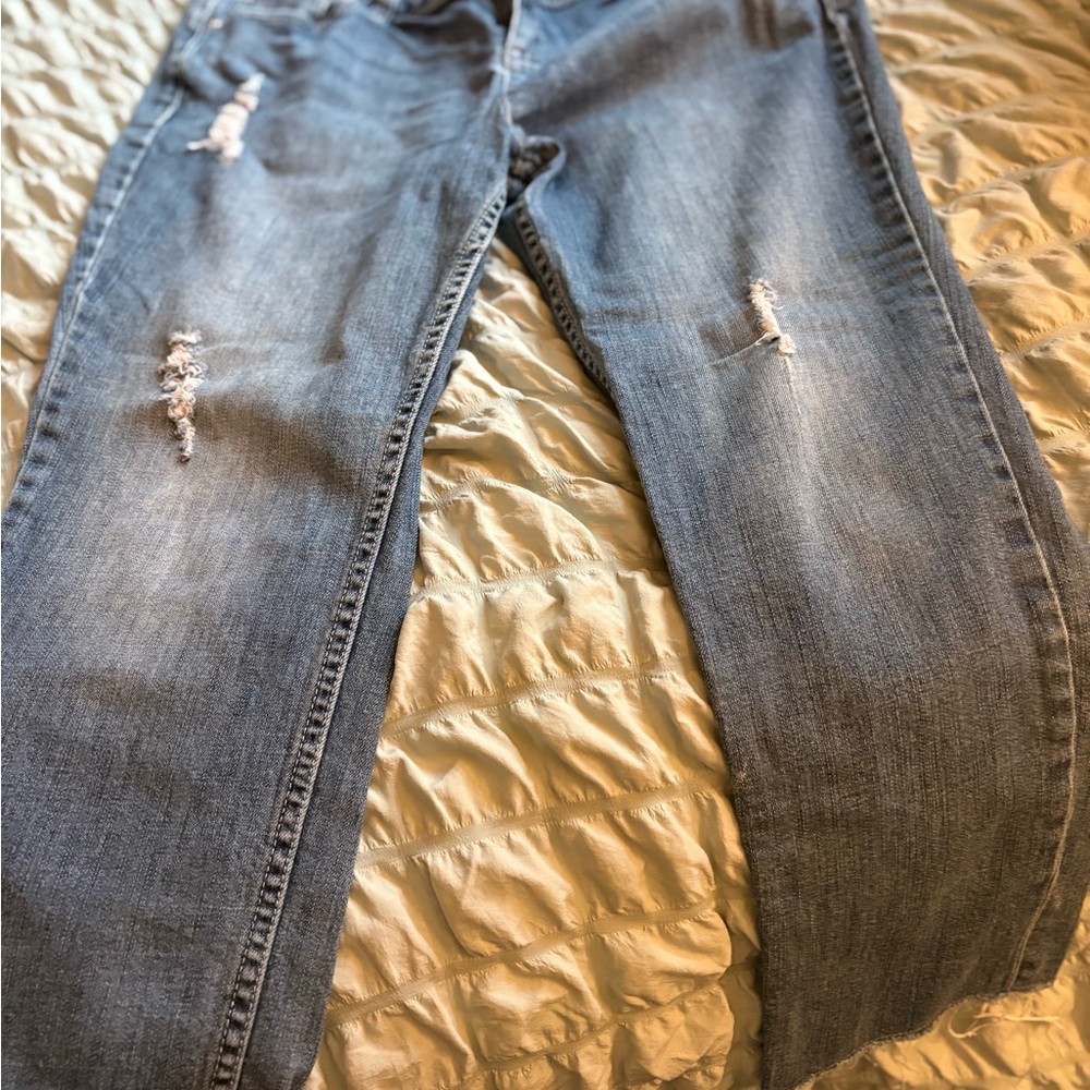 Simply Vera Vera Wang Light Blue Distressed Straight Leg cropped Jeans